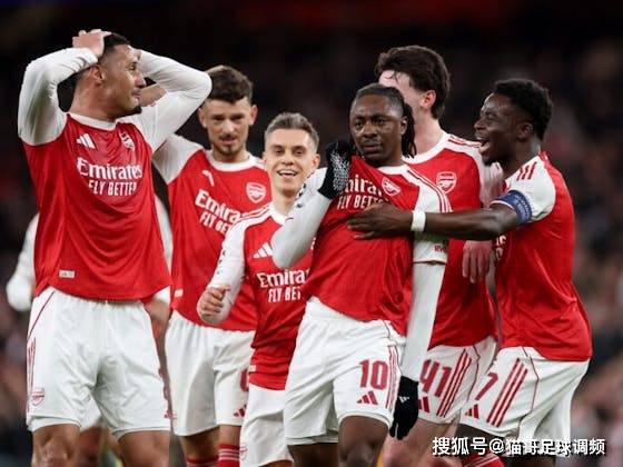 温布利折戟:艾泽的倒下,成了压垮阿森纳“四冠王”梦的最后一根稻草